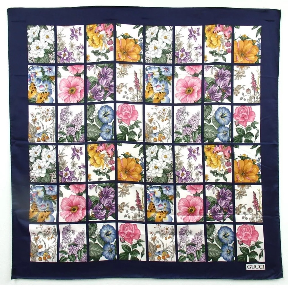 Authentic GUCCI Floral scarf silk MINT